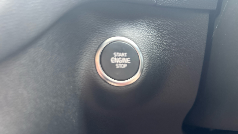 Volvo XC40 2.0 B3P Plus Black Edition 5dr Auto Petrol Estate